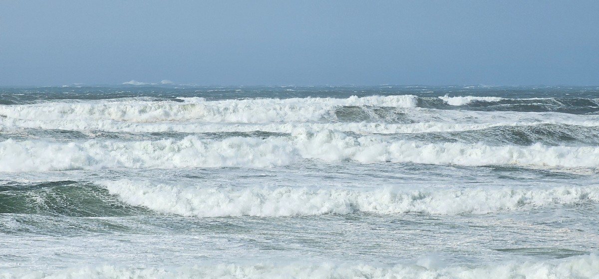 white water all the way to horizon